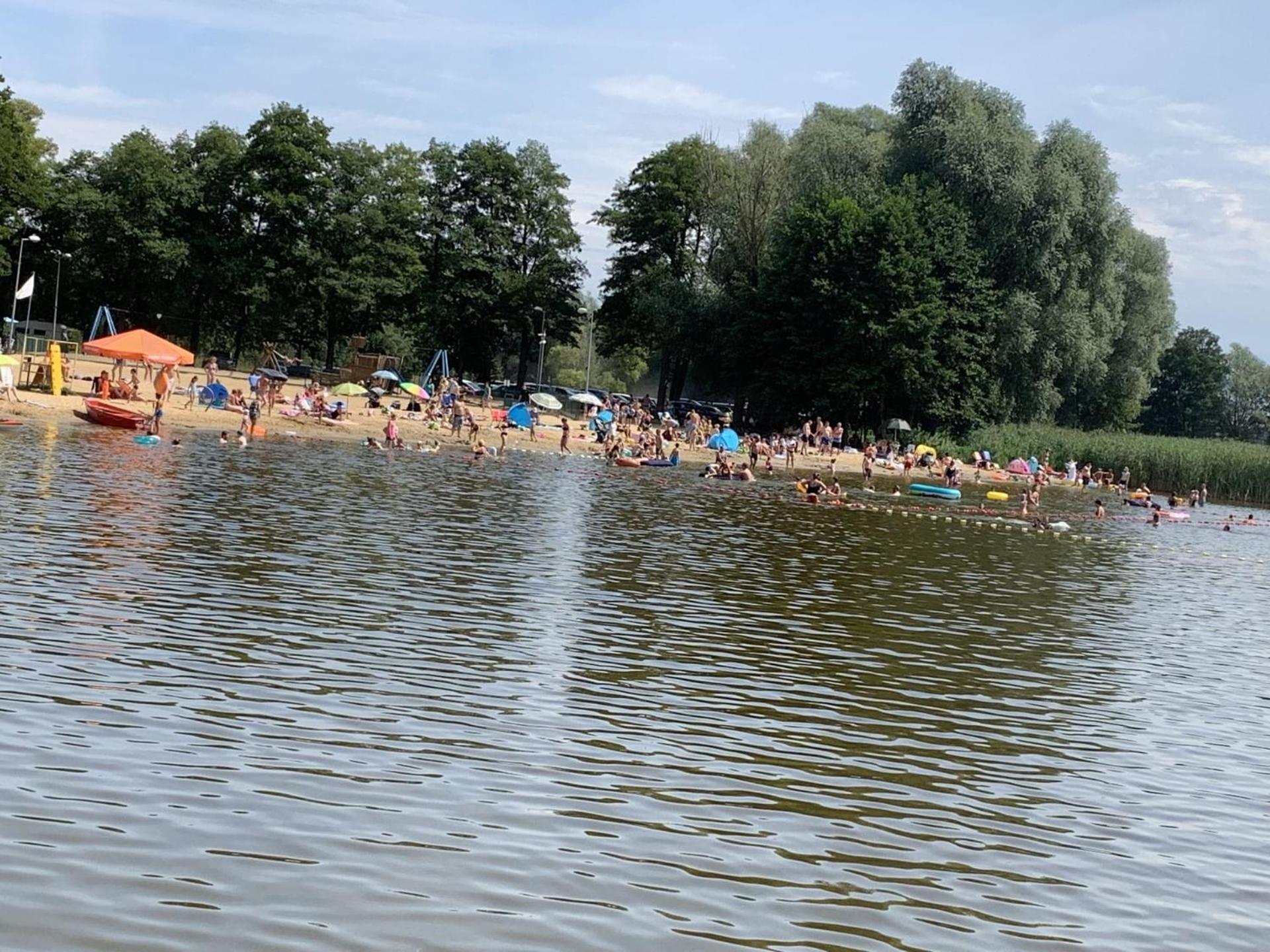 Apartamenty Trawers Wieleń Zaobrzański Esterno foto